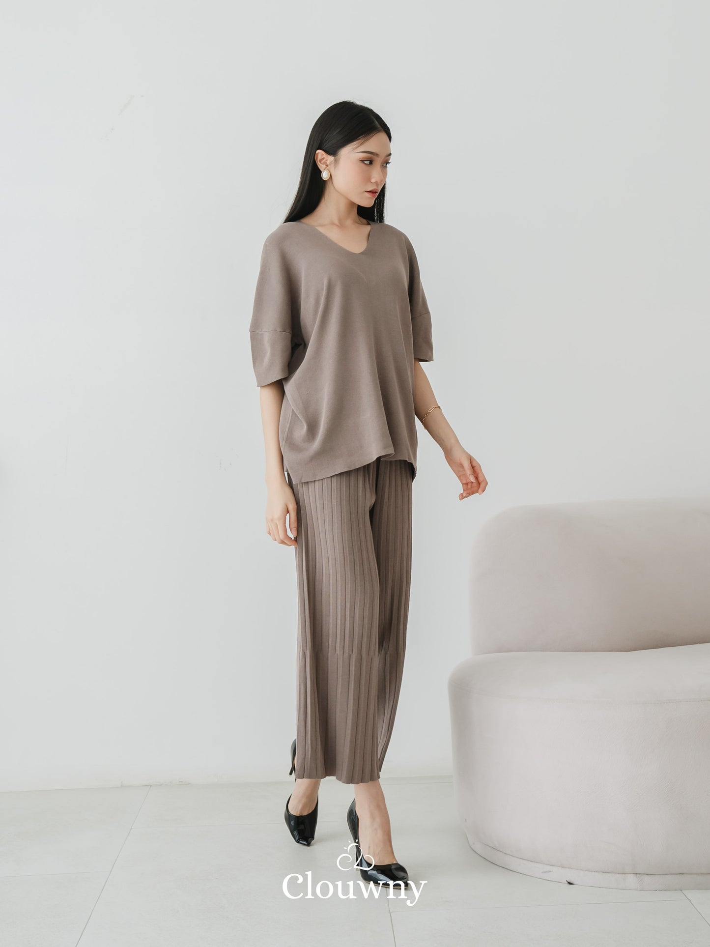 Lyra Vneck Set - Beige
