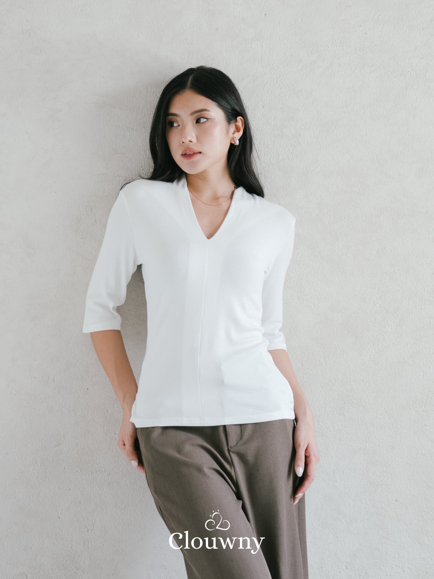 Elara Vneck Top - White
