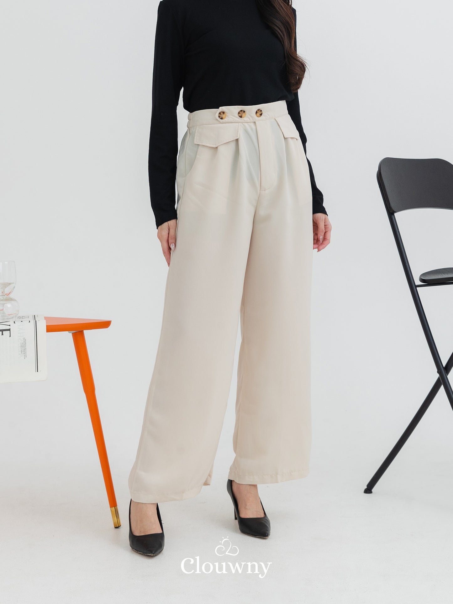 Quin Three Button Pants - Cream
