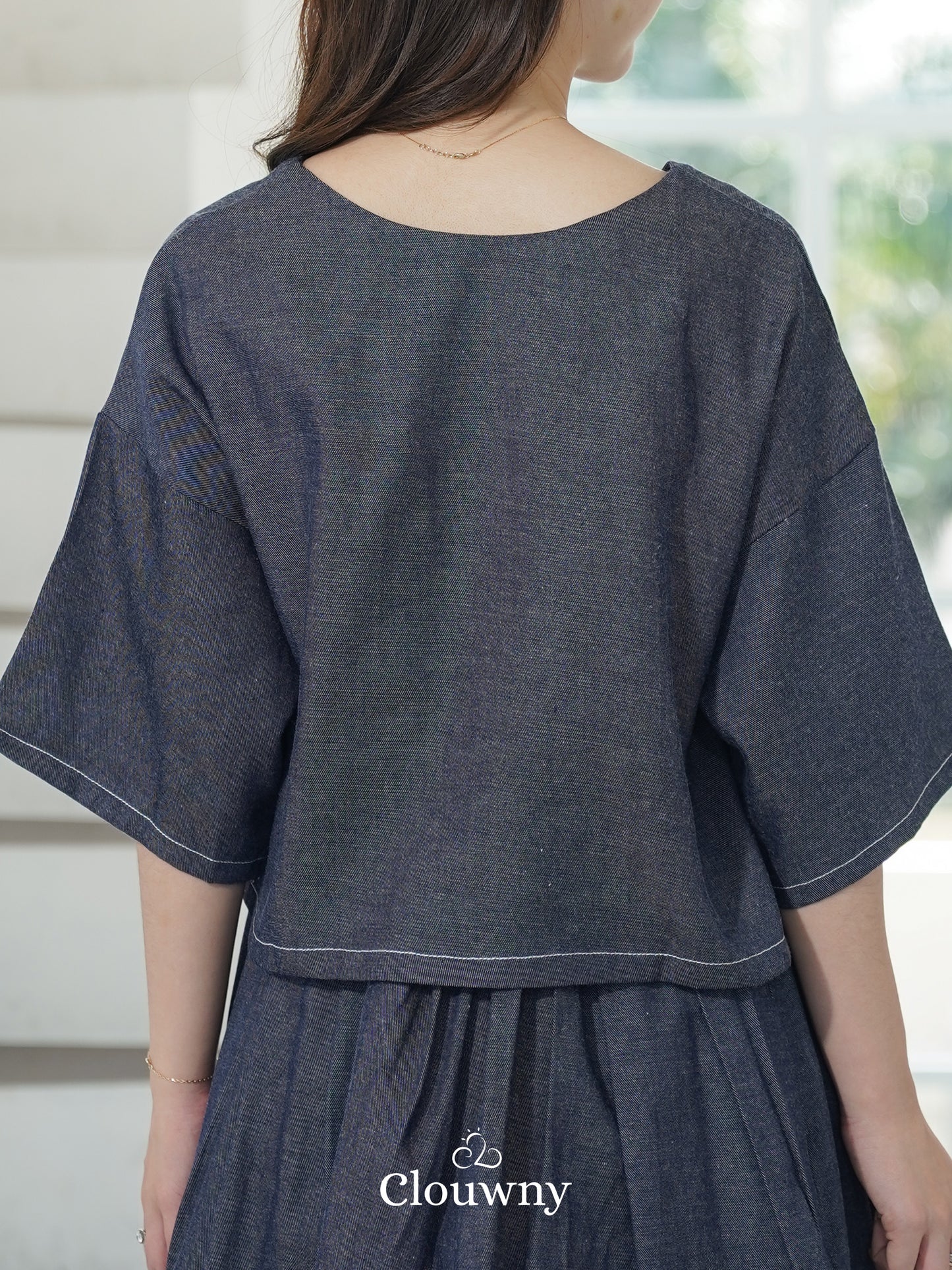 Hansen Vneck Blouse - Navy