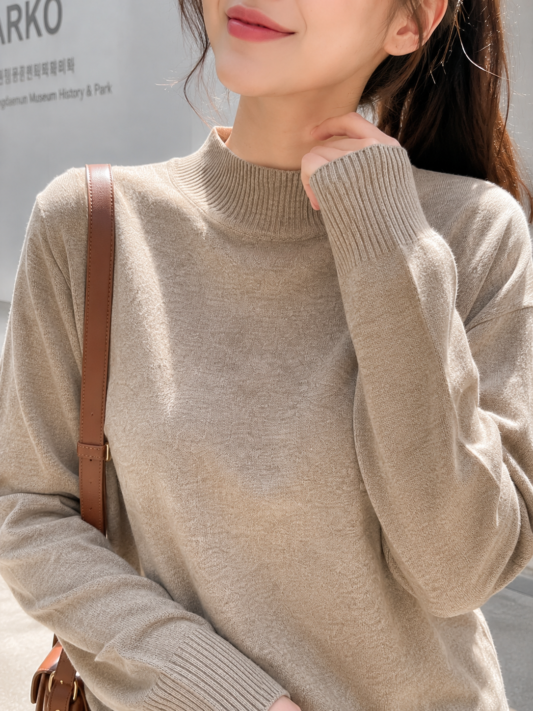 Tena Round Knit Longsleeve - Khaki