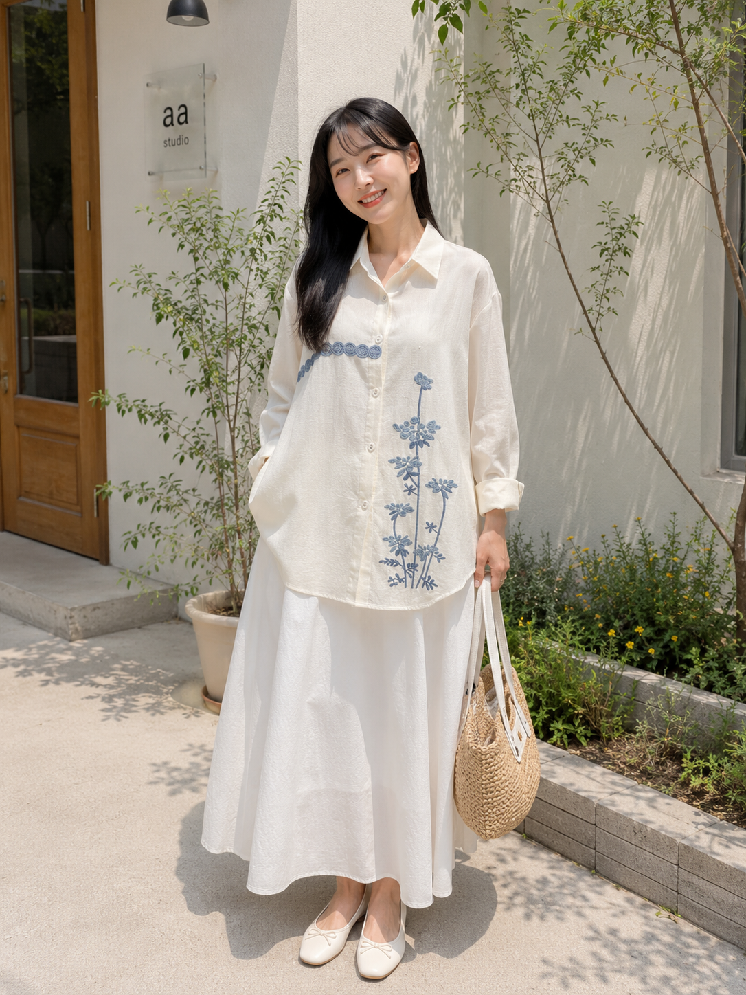 Line Flower Cotton Longsleeve - White