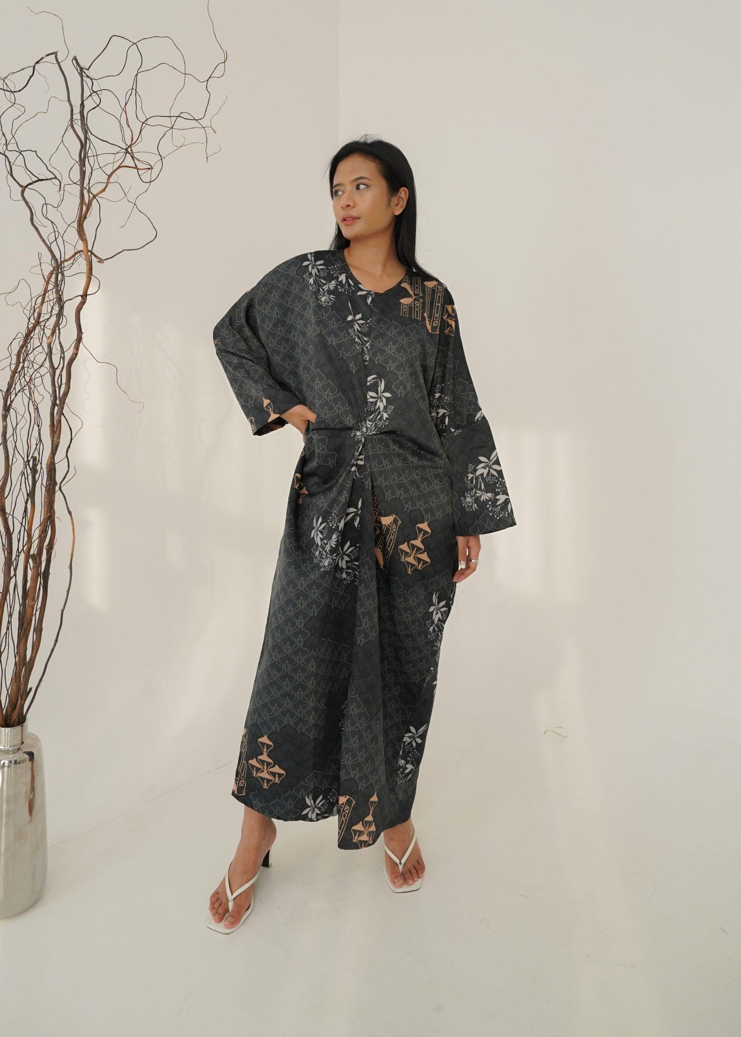 Vinca Kaftan Dress - Black