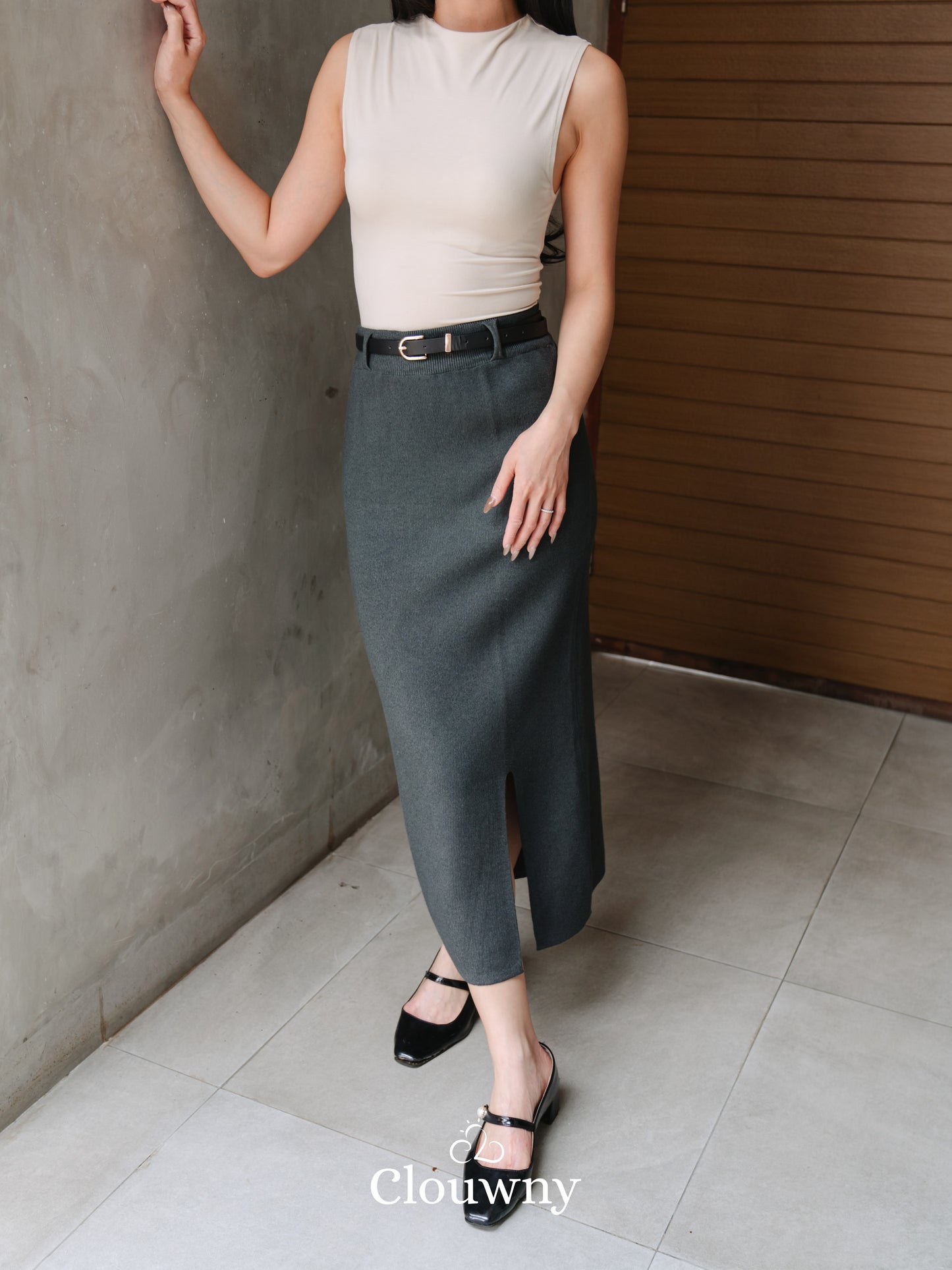 Editor Slit Skirt - Dark Grey