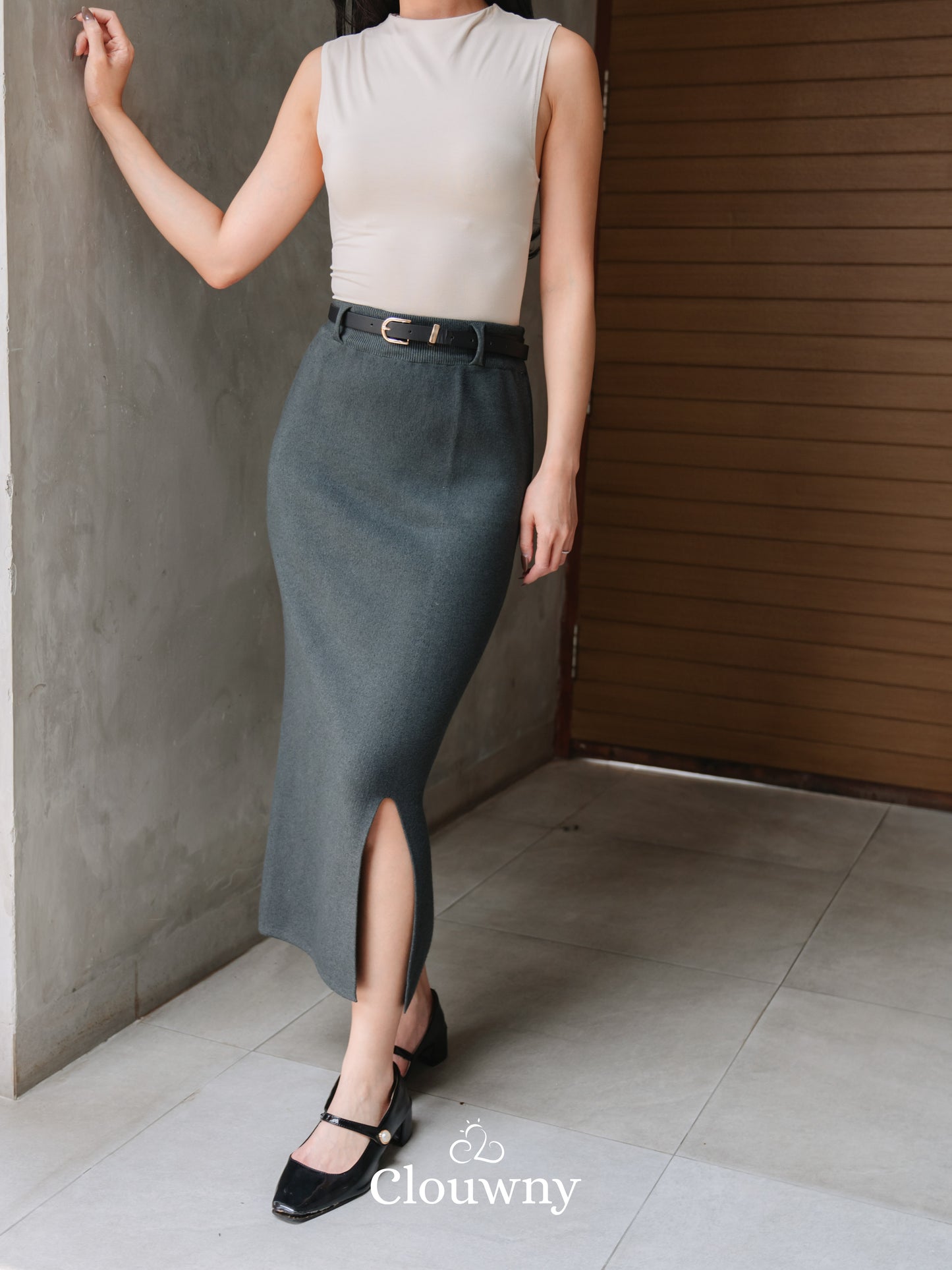 Editor Slit Skirt - Dark Grey