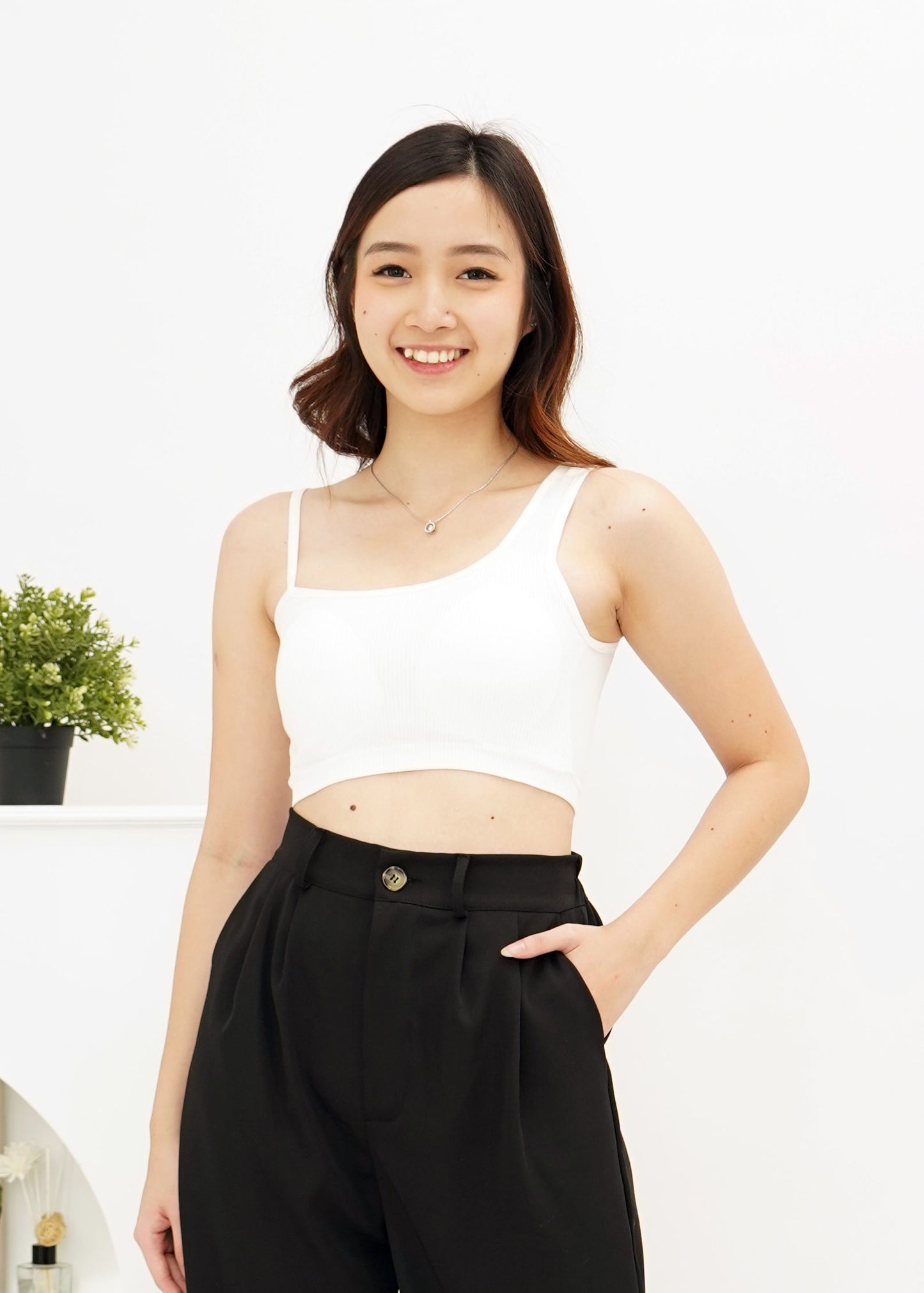 Gloom Crop Tanktop - White