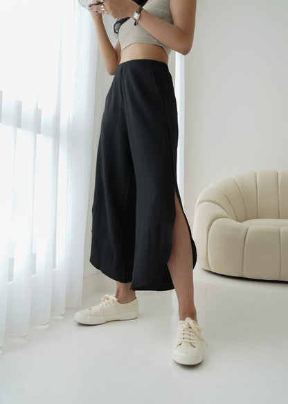 Joy Slit Cullotes Pants - Black