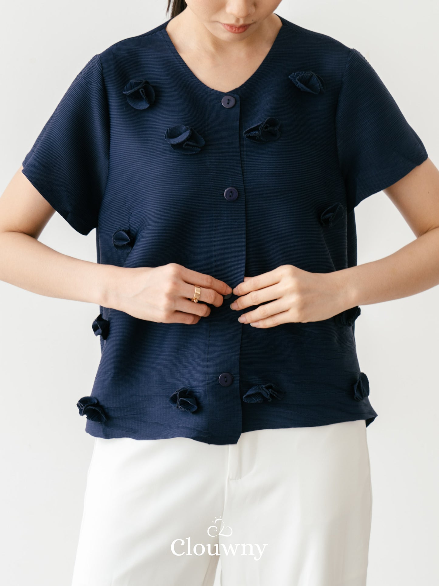 Valva Flower Pleats Top - Navy