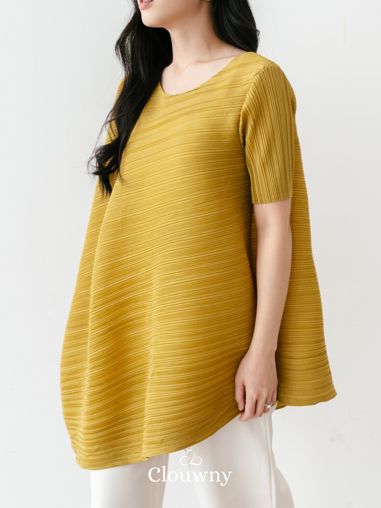 Celi Assymetric Pleats Top - Olive