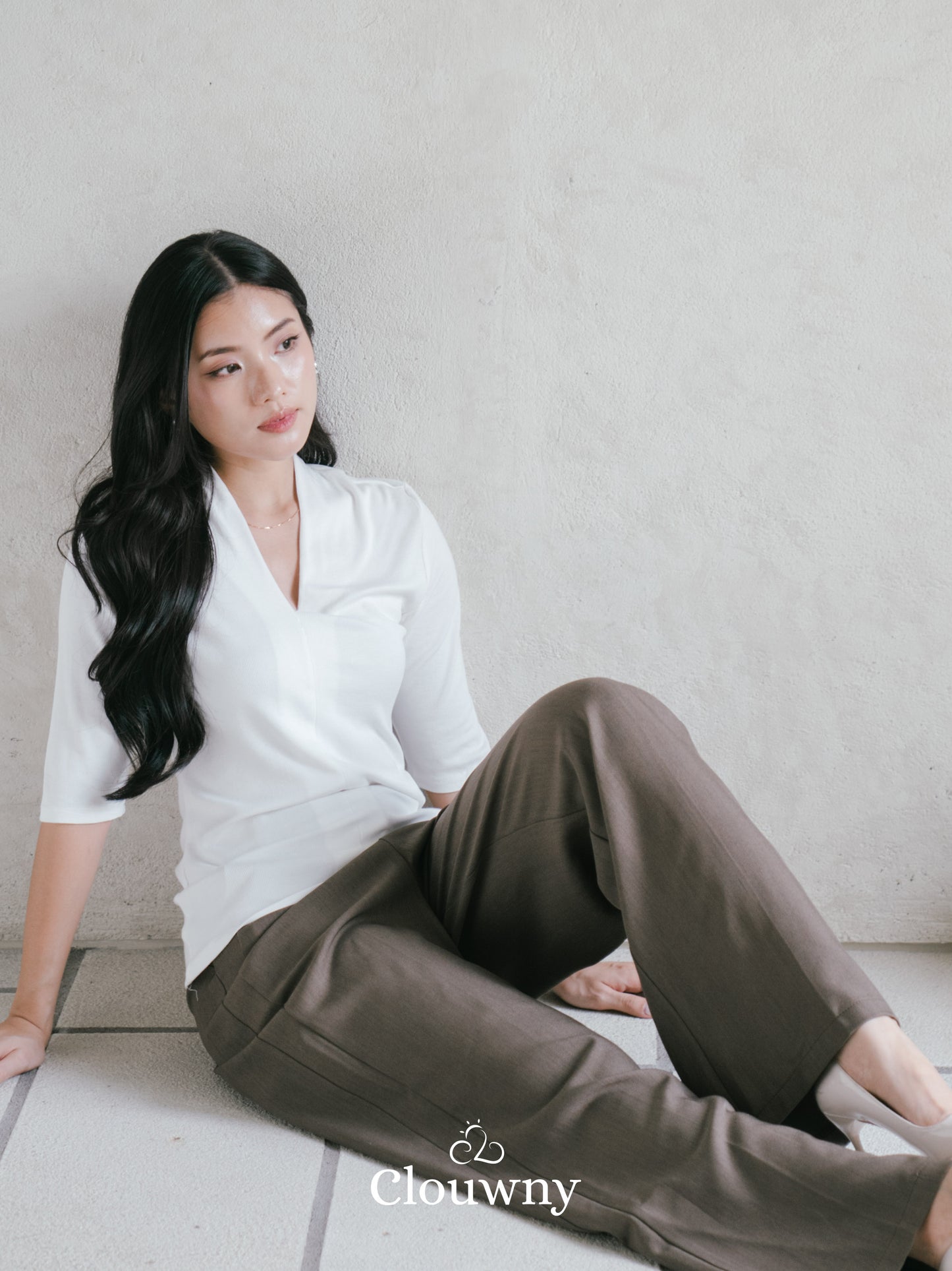Elara Vneck Top - White