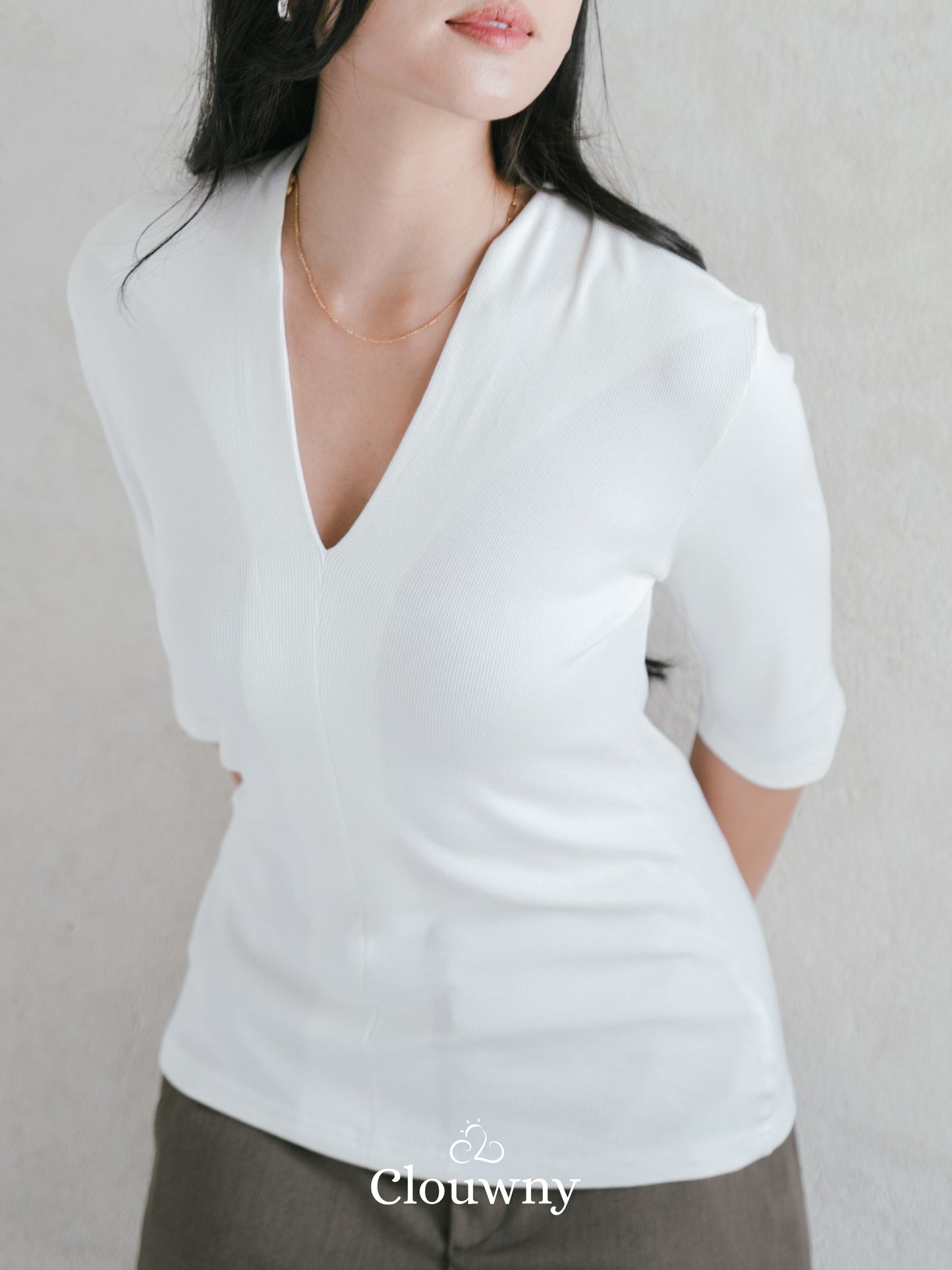 Elara Vneck Top - White