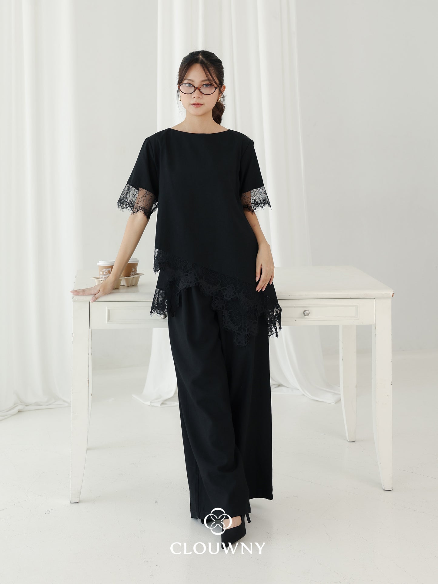 Cloudy Lace Top - Black