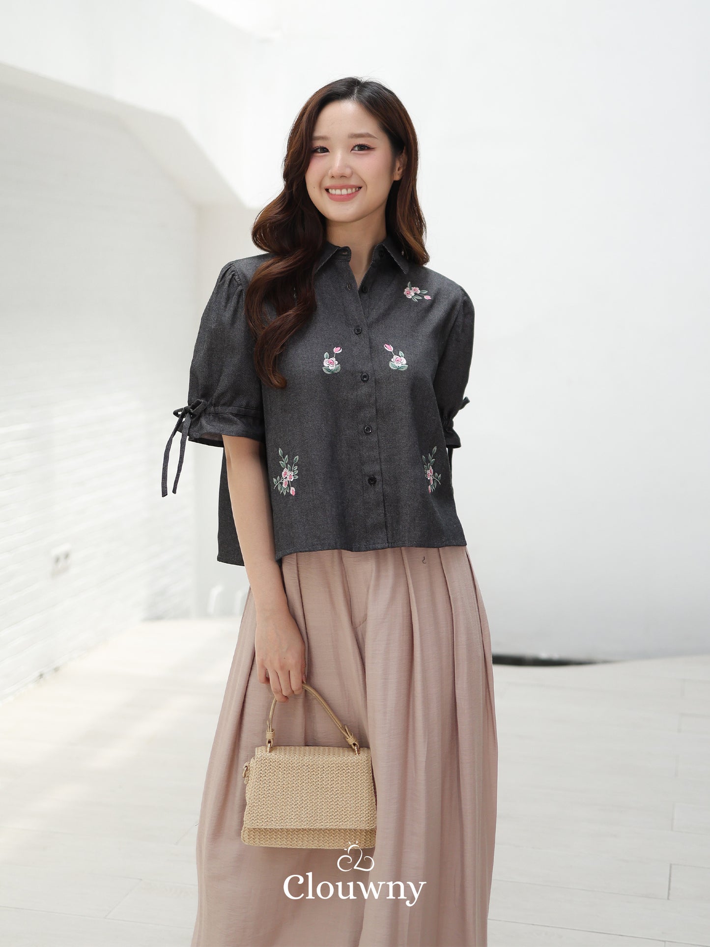 Vilna Embroidery Flower Shirt - Black