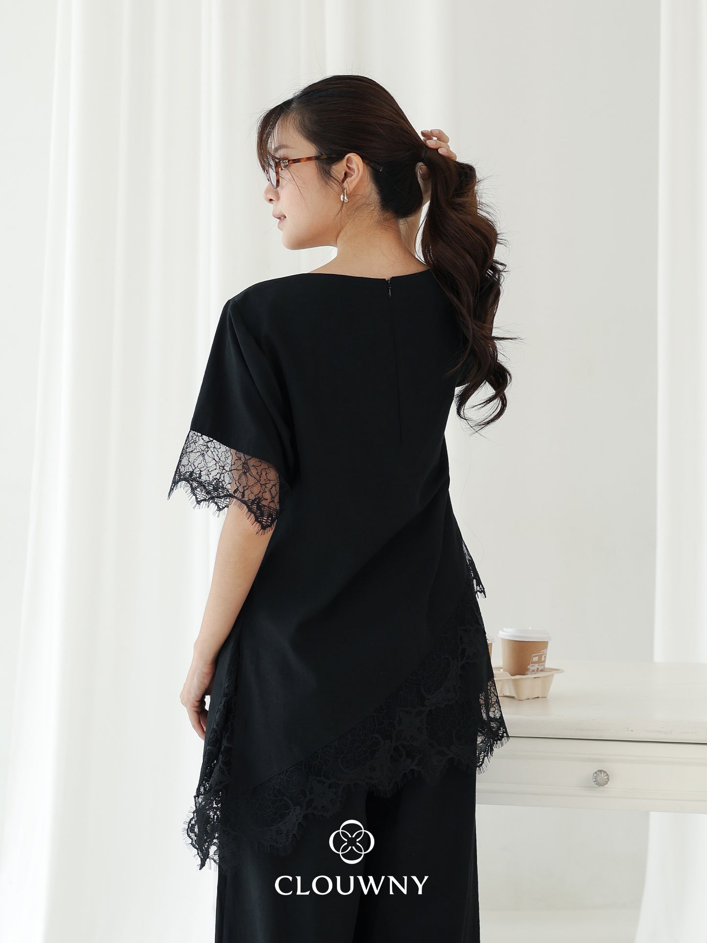 Cloudy Lace Top - Black