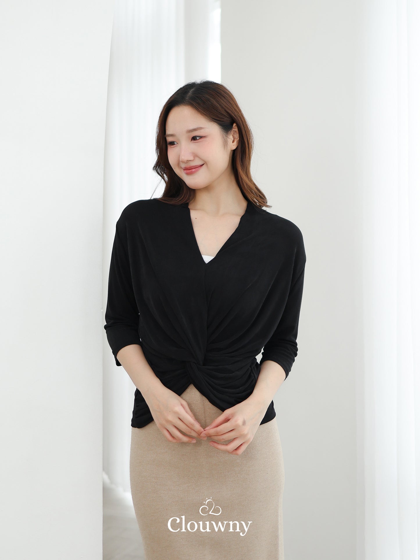 Alfreda Vneck Knit Top - Black