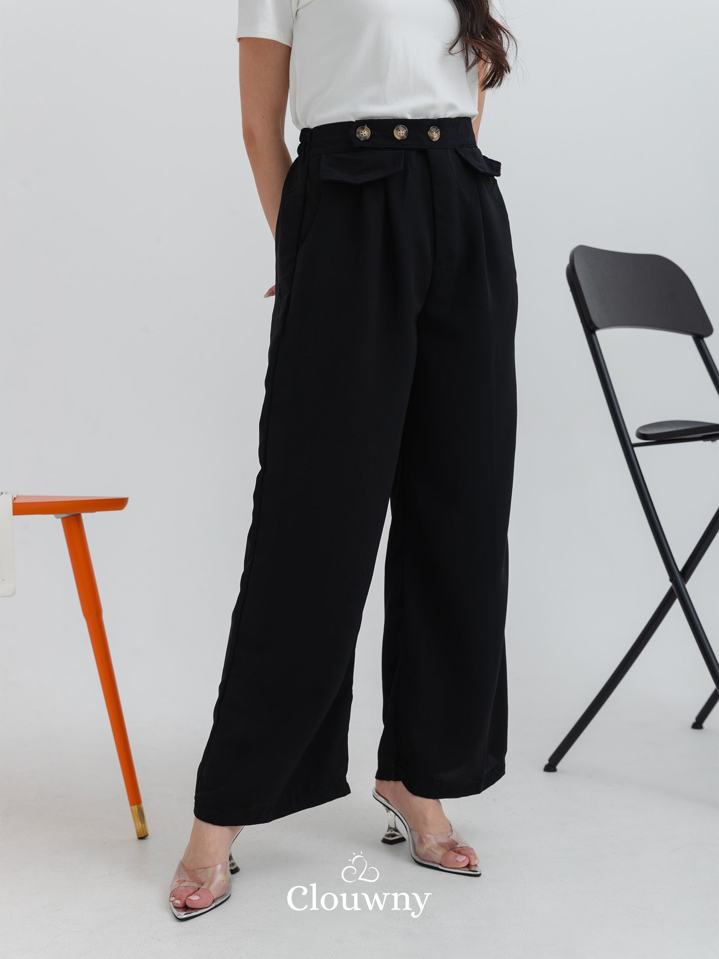 Quin Three Button Pants - Black