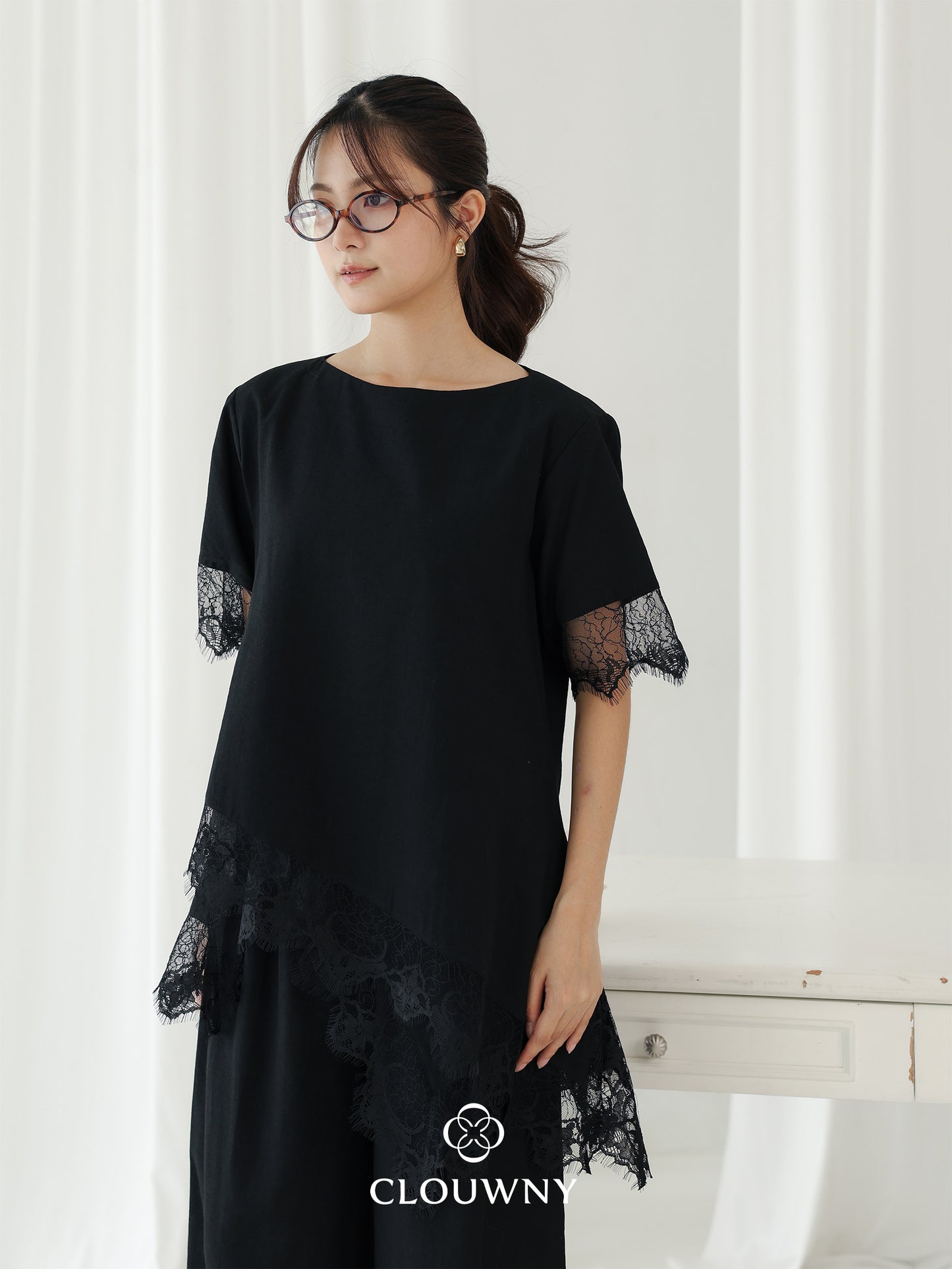 Cloudy Lace Top - Black