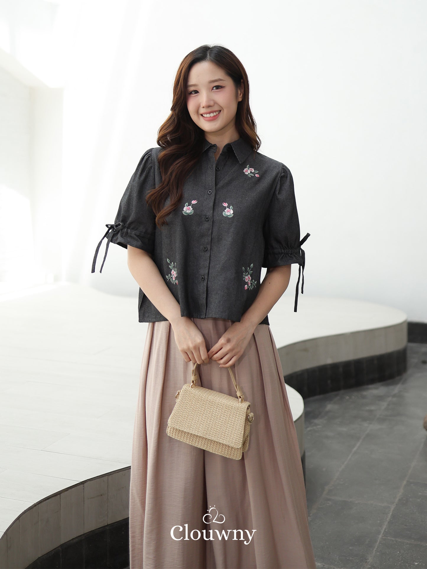 Vilna Embroidery Flower Shirt - Black