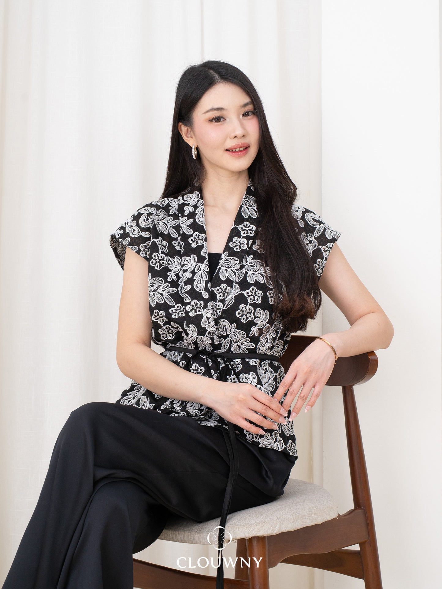 Erin Kimono Embroidery Blouse - Black