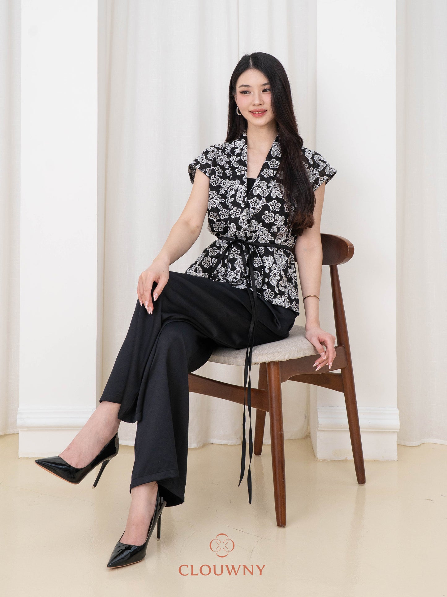 Erin Kimono Embroidery Blouse - Black