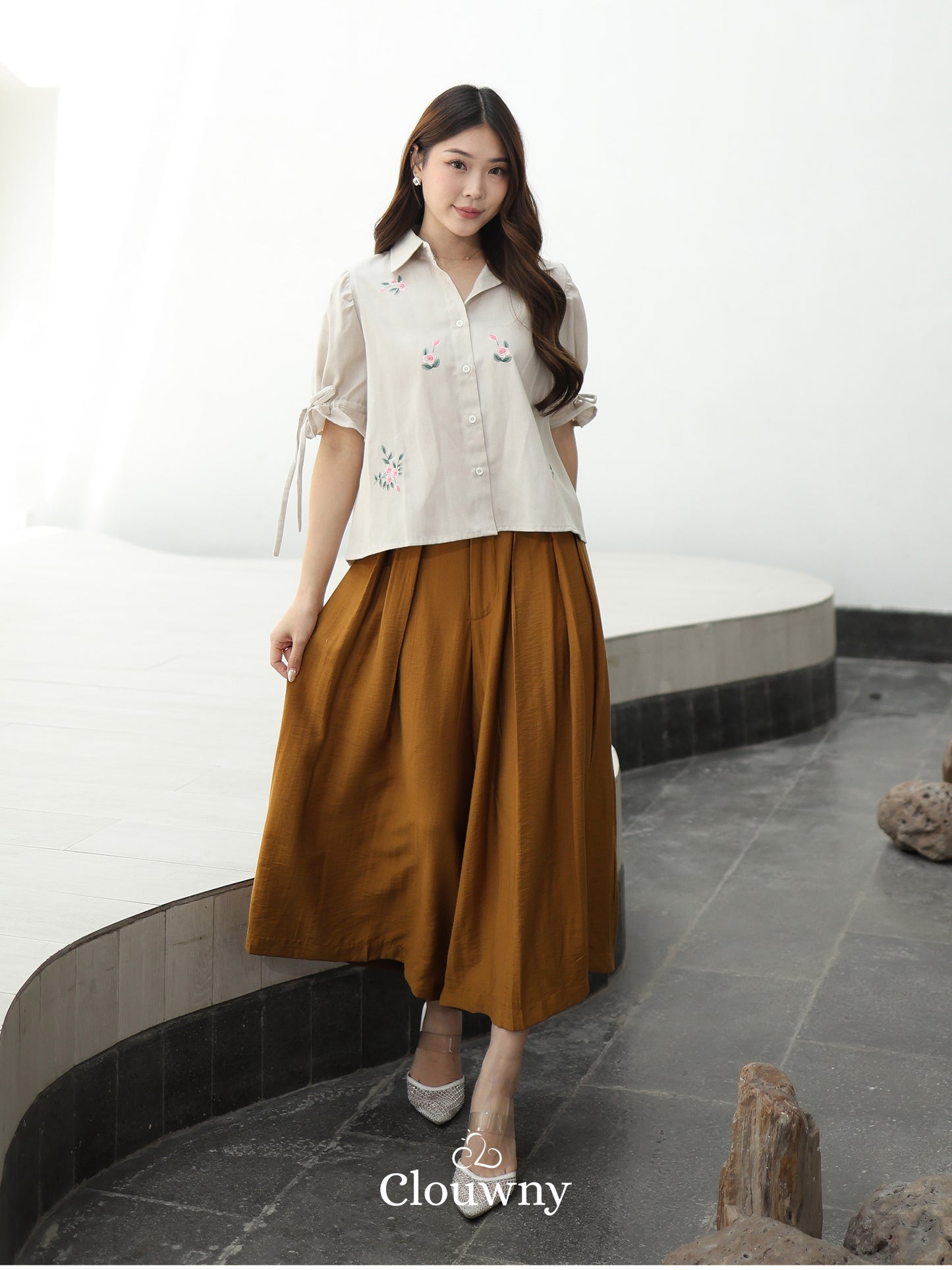 Vilna Embroidery Flower Shirt - Khaki