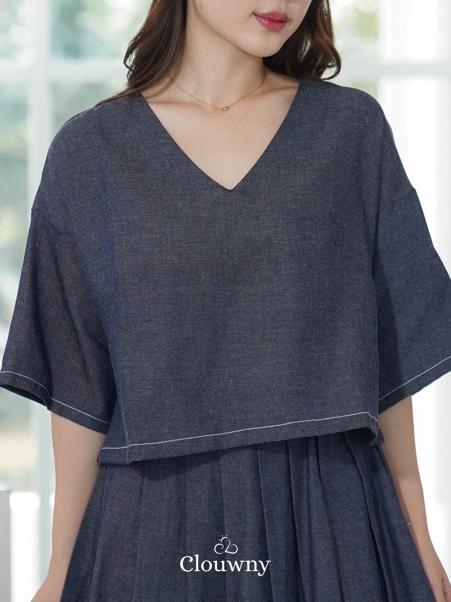 Hansen Vneck Blouse - Navy
