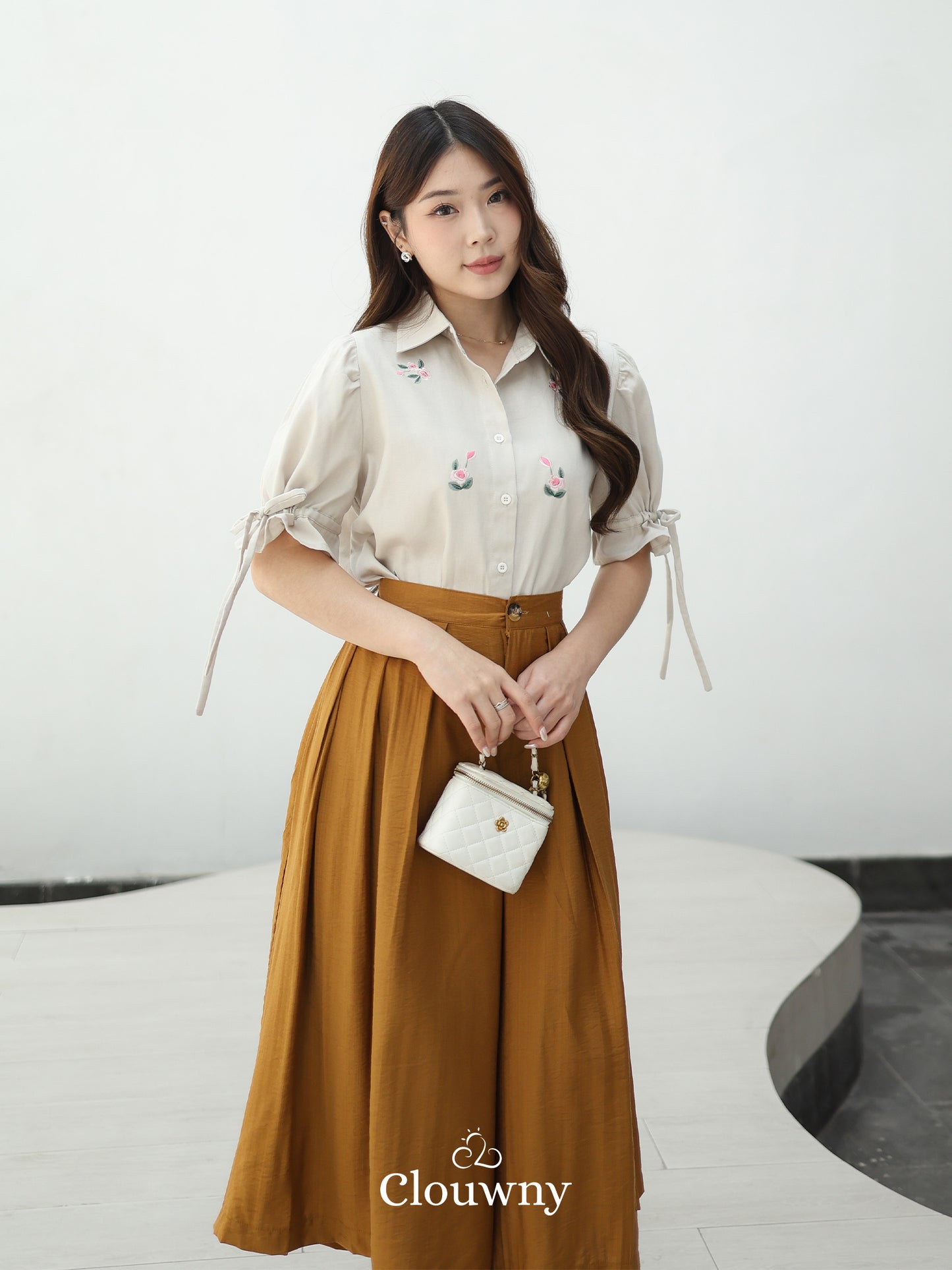 Vilna Embroidery Flower Shirt - Khaki