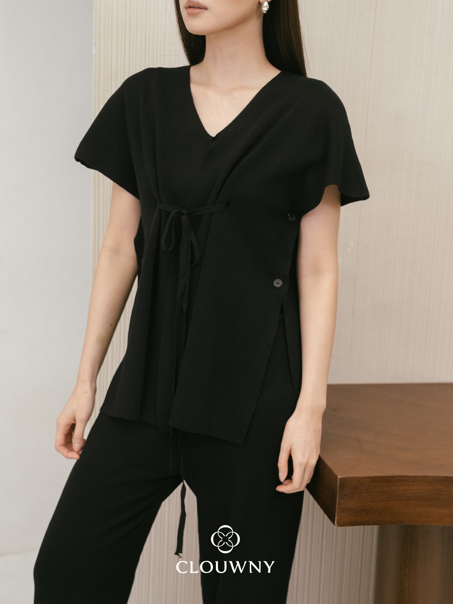 Master Vneck Knit Set - Black