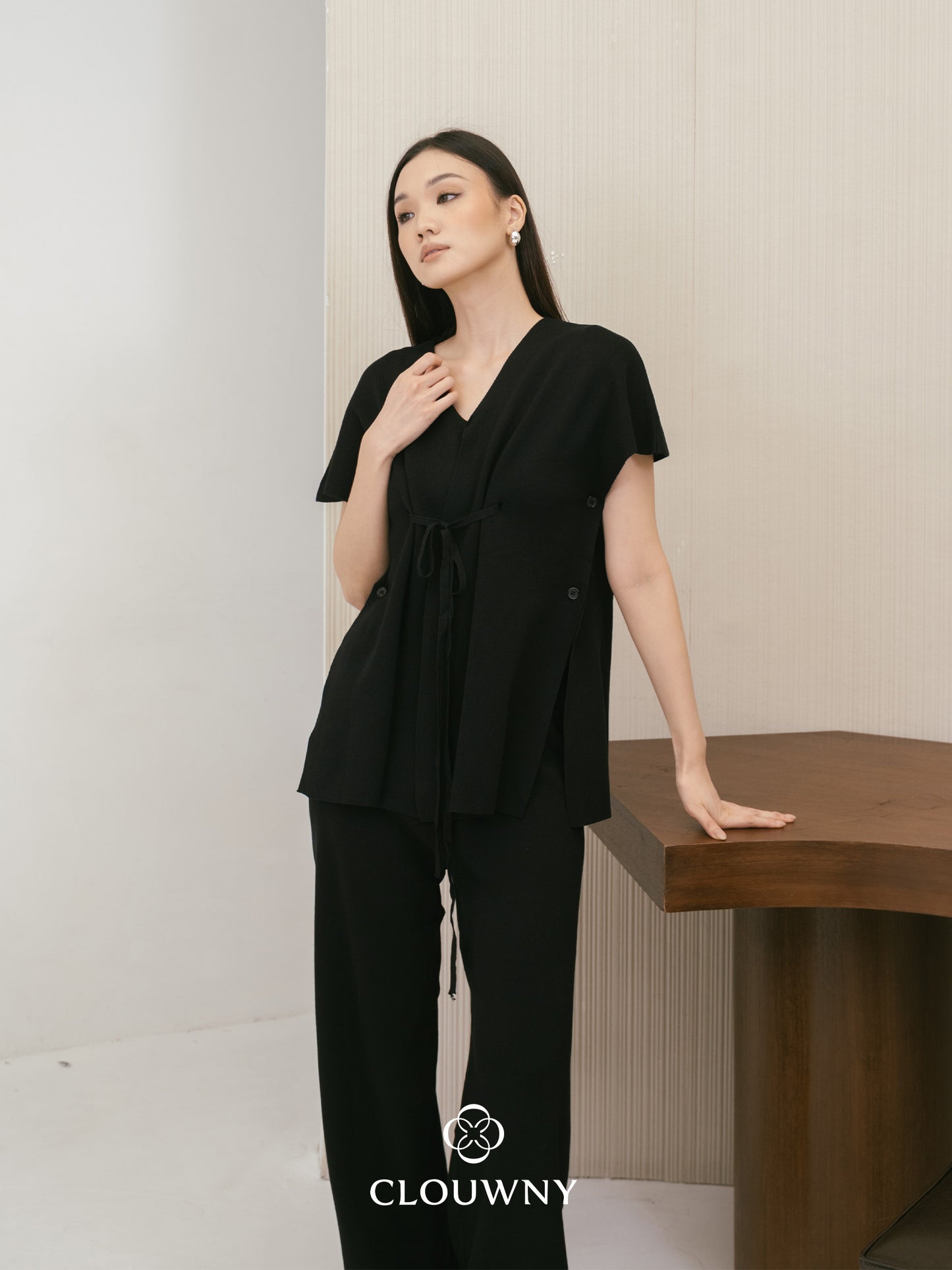 Master Vneck Knit Set - Black