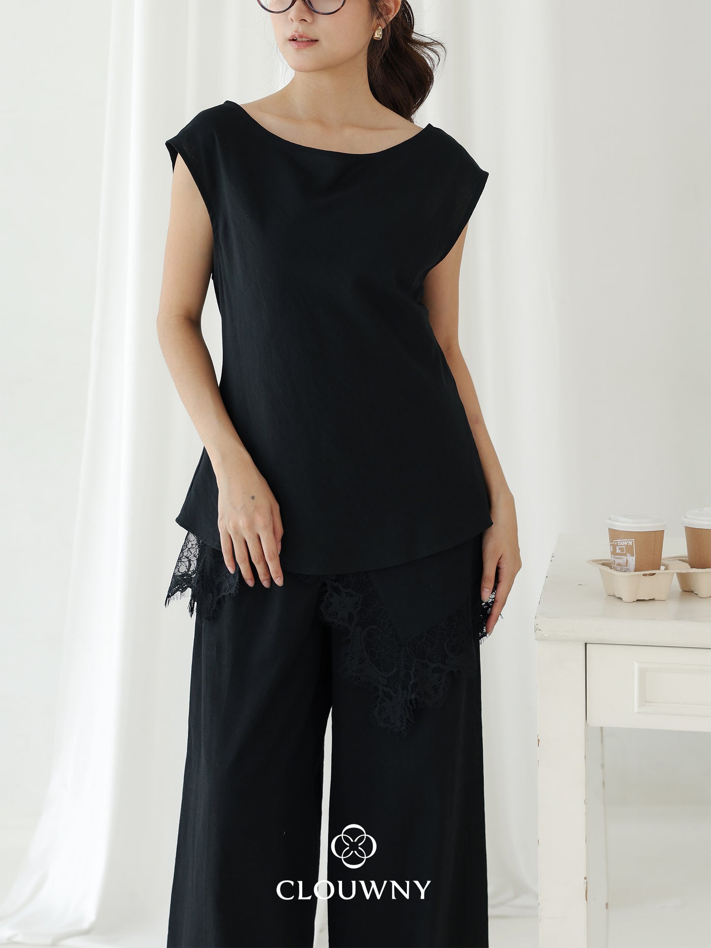 Domia Shoulder Top - Black